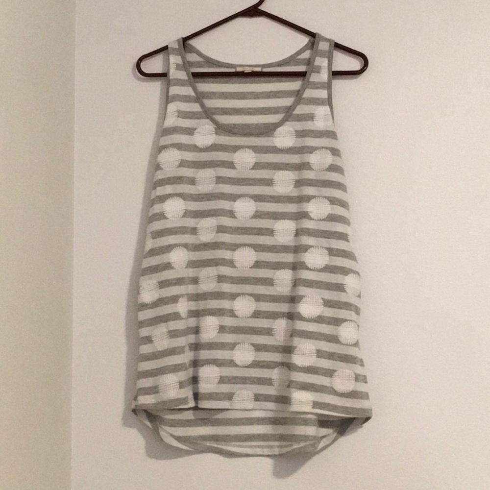 Grey/white striped hi/low tank.